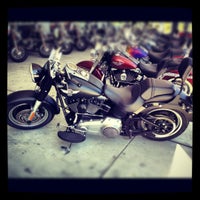Foto tirada no(a) Four Rivers Harley-Davidson por Channing L. em 5/22/2012