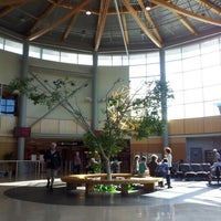 9/5/2012 tarihinde Chris K.ziyaretçi tarafından Victoria International Airport (YYJ)'de çekilen fotoğraf
