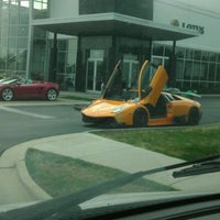 Das Foto wurde bei Lamborghini Chicago von Juan U am 8/1/2012 aufgenommen