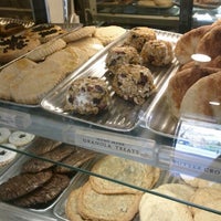 รูปภาพถ่ายที่ Dorset Café โดย nader m. เมื่อ 4/16/2012