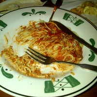 Photo taken at Olive Garden by Felicia B. on 2/25/2012