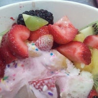 Снимок сделан в YogoLaada  - Frozen Yogurt &amp;amp; Cereal Bar пользователем Marcy B. 7/25/2011