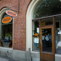 Photo taken at Ravintola Kahvilla by Tomi H. on 7/16/2012