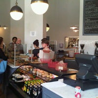 6/15/2012 tarihinde Jane S.ziyaretçi tarafından Bluebird Kitchen'de çekilen fotoğraf