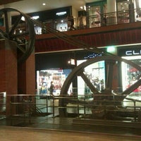 Foto tirada no(a) NorteShopping por Attila M. em 6/28/2012