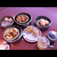 Photo taken at South Garden Chinese Restaurant by Eleanor(wokstar) H. on 7/23/2012