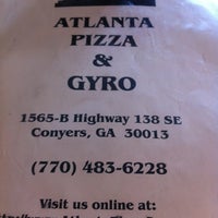 Das Foto wurde bei Atlanta Pizza &amp;amp; Gyro von Andrew C. am 4/27/2012 aufgenommen
