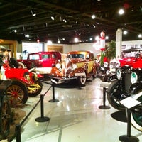 รูปภาพถ่ายที่ Studebaker National Museum โดย Anil B. เมื่อ 7/7/2012