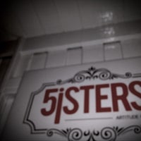 Photo taken at 5iSTERS by Noranit Y. on 4/4/2012