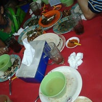 Photo taken at Aries 21 Seafood Kalimati, Pademangan by Ibenk Van B. on 7/15/2012