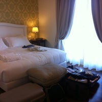 Photo prise au Hotel Villa Michelangelo par Francesca V. le8/17/2012