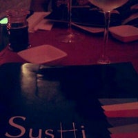 6/22/2012 tarihinde Lauraziyaretçi tarafından Sushi Store'de çekilen fotoğraf