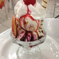 Photo taken at Dolomit Gelateria by Andre O. on 9/2/2012