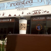 6/5/2012 tarihinde Terrell S.ziyaretçi tarafından Roasted Cafe &amp;amp; Lounge'de çekilen fotoğraf