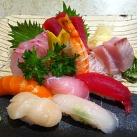 Снимок сделан в Sushi Zen пользователем Adam S. 3/25/2012