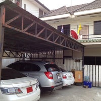 Photo taken at บ้านผอ.ทิพย์ by Yayaa S. on 3/31/2012