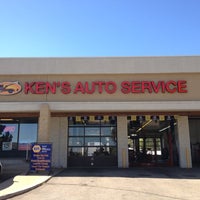 Das Foto wurde bei Ken&#39;s Auto Service, Inc. von Nate M. am 10/14/2011 aufgenommen
