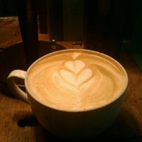 Снимок сделан в Ipsento Coffee House пользователем Veronica C. 12/19/2011