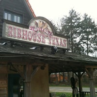 Photo taken at Ribhouse Texas by Oscar O. on 4/4/2012