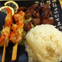 Photo taken at Yummie Sushi Tepanyaki by Fanny M. on 8/11/2011