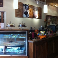 7/12/2012 tarihinde Fiorella M.ziyaretçi tarafından Britt CoffeeShop'de çekilen fotoğraf