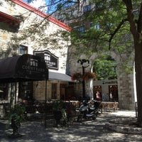 Foto tirada no(a) Courtyard Restaurant por Susan M. em 7/8/2012