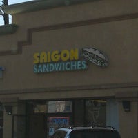 รูปภาพถ่ายที่ Saigon Sandwiches โดย Oli-Bear เมื่อ 11/1/2011