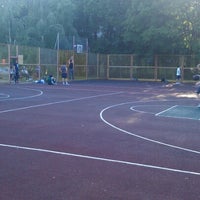 Photo taken at Баскетбольная площадка в перловке by Антон К. on 6/30/2012