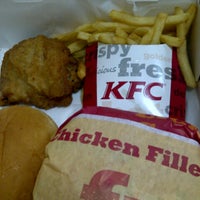 Photo taken at KFC by JHiM⚡️ on 7/5/2012