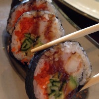 Foto scattata a Sakura Japanese Steak, Seafood House &amp;amp; Sushi Bar da Dion H. il 7/25/2012