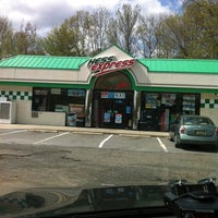 Photo taken at Hess Express by Flat S. on 4/26/2011