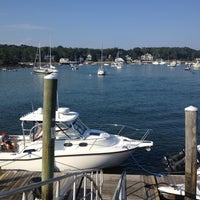 Das Foto wurde bei Dockside Restaurant on York Harbor von Laura C. am 8/3/2012 aufgenommen