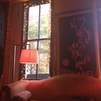 5/26/2012 tarihinde Danielle R.ziyaretçi tarafından Darnell&amp;#39;s Lounge'de çekilen fotoğraf