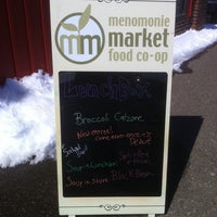 3/25/2011 tarihinde Liz B.ziyaretçi tarafından Menomonie Market Food Co-op'de çekilen fotoğraf