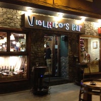 Снимок сделан в Vielhito&amp;#39;s Bar пользователем Loves 1/12/2012