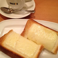 Photo taken at ドトールコーヒーショップ 東横渋谷店 by Chiezou H. on 6/21/2012