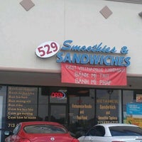 Photo taken at 529 Smoothies and Sandwiches by Releine on 3/25/2012