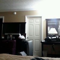 Photo taken at Comfort Inn by Thiago F. on 9/9/2011