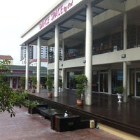 Photo taken at Premier Place Srinakarin by Olanla T. on 8/21/2011
