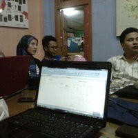 Foto tirada no(a) Rumah Perlawanan Jaringan Advokasi Tambang (JATAM) por Maikel M. em 1/28/2012