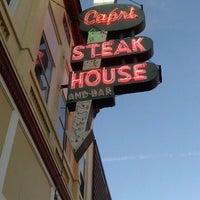 รูปภาพถ่ายที่ Capri Steak House โดย paul l. เมื่อ 10/16/2011
