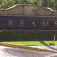 Foto tirada no(a) Dreams Resort &amp;amp; Spa por Van M. em 1/9/2012