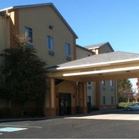 Photo taken at Comfort Suites Fishers/Northeast Indianapolis by Brandalyn G. on 11/13/2011
