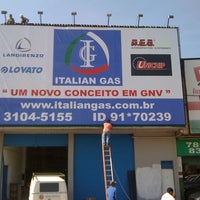 Photo taken at Italian Gas by Leonardo C. on 9/6/2011