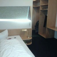 Photo taken at Mercure Hotel Hanseatic by Emilio V. on 6/7/2012