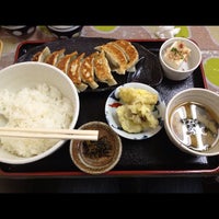 Photo taken at 餃子の店 くう by Yassy g. on 4/22/2012