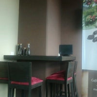 9/2/2012 tarihinde Christopher A.ziyaretçi tarafından Miraflores Cafe'de çekilen fotoğraf