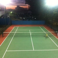 Photo taken at Tenis - Quadra do Robson by Ivan B. on 7/10/2012
