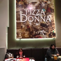 Photo taken at Pizza Donna by Juan Luis M. on 6/30/2012