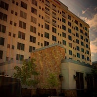 Снимок сделан в Sheraton Louisville Riverside Hotel пользователем Daniel P. 7/21/2012